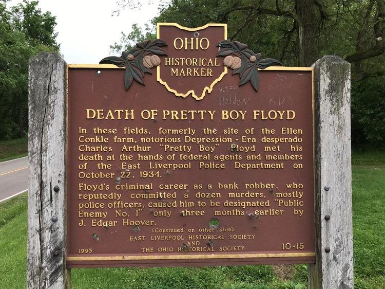 Historical marker commemorating the death of Pretty Boy Floyd near East Liverpool, Ohio